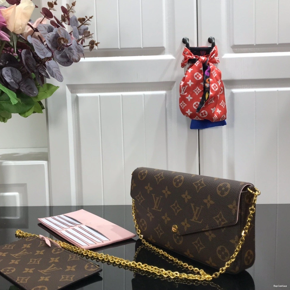 FÉLICIE POCHETTE VUITTON LOUIS 0824